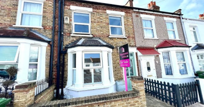 Beaumont Gibbs are delighted to offer this well presented, two double bedroomed Victorian terrace