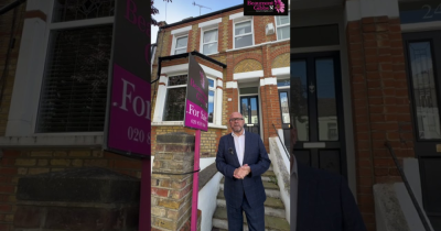 COMING TO THE MARKET SOON IS THIS 2 BEDROOM HOUSE IN LEGHORN ROAD PLUMSTEAD FOR OIEO £450,000
