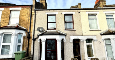 COMING TO THE MARKET SOON IS THIS 2/3 BEDROOM VICTORIAN TERRACE HOUSE IN PARKDALE ROAD FOR £450,000.