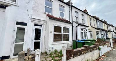 COMING TO THE MARKET IS THIS 3 BEDROOM TERRACED HOUSE IN MALTON STREET GUIDE PRICE £430,000-£450,000
