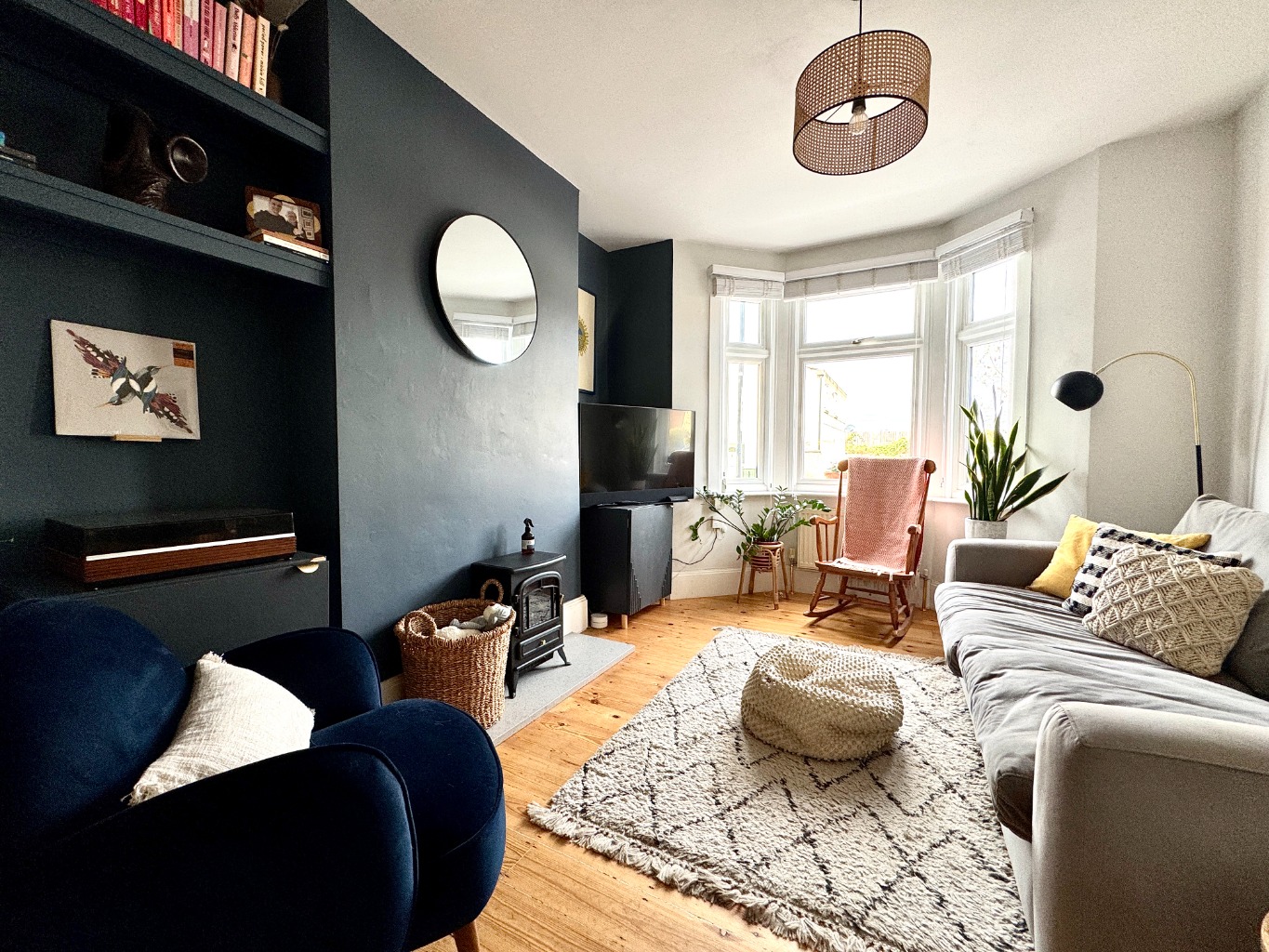Immaculate Two Bedroom Victorian Terrace with South Facing Garden