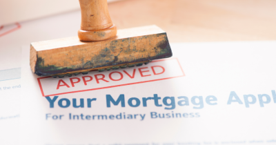 Average mortgage = 4.84% Here's what is happening with UK mortgage rates right now 💰