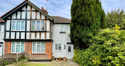 Three bedroom ground floor flat for sale in Golders Green