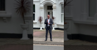 ANOTHER LISTING | Hendon, NW4 for £475,000 | Top Floor Apartment with Parking