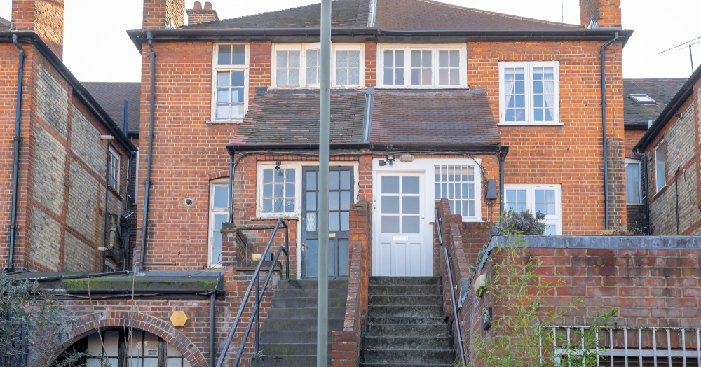 Exquisite Flat in Golders Way, NW11 | Price: ยฃ550,000 | DONT MISS OUT - BOOK VIEWINGS NOW ! ๐๐