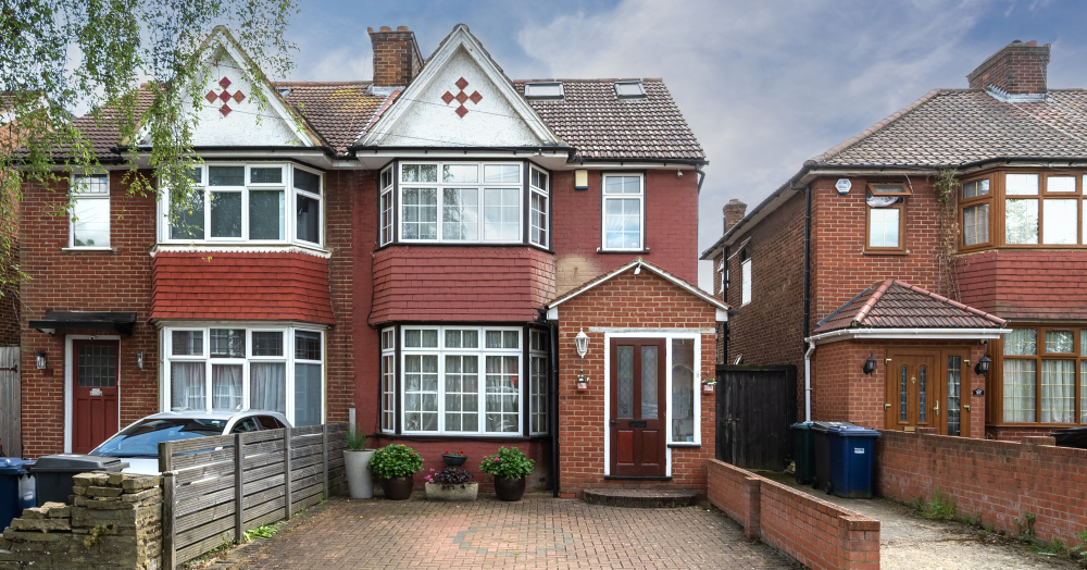 REDUCED! Cumbrian Gardens, Golders Green Estate, NW2. 😍🏠💷🔑🎉Book your viewing now!