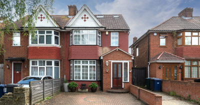 REDUCED! Cumbrian Gardens, Golders Green Estate, NW2.  😍🏠💷🔑🎉Book your viewing now!