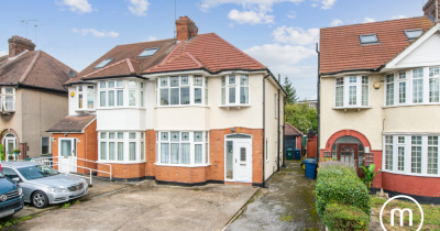 NEW ON THE MARKET!! Property for sale in a HIGHLY sought after location!! 😍🏡😍