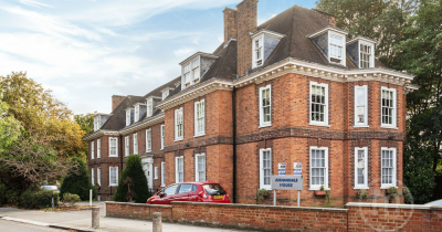 A Stunning Three Bed Apartment In A Highly Sought After Location! Book A Viewing NOW!!