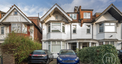 A Two Bed Flat Located In Golders Green, North End Road For Sale! Exclusively With Moreland!!