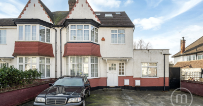 An Amazing Property Located In Heathfield Gardens NW11 Is Up For Grabs! View It NOW Before Its GONE!