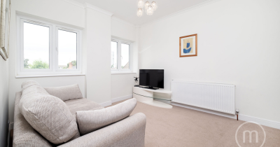 🏡 Modern 2-Bedroom Apartment – Stylish, Refurbished & Move-In Ready 🏡