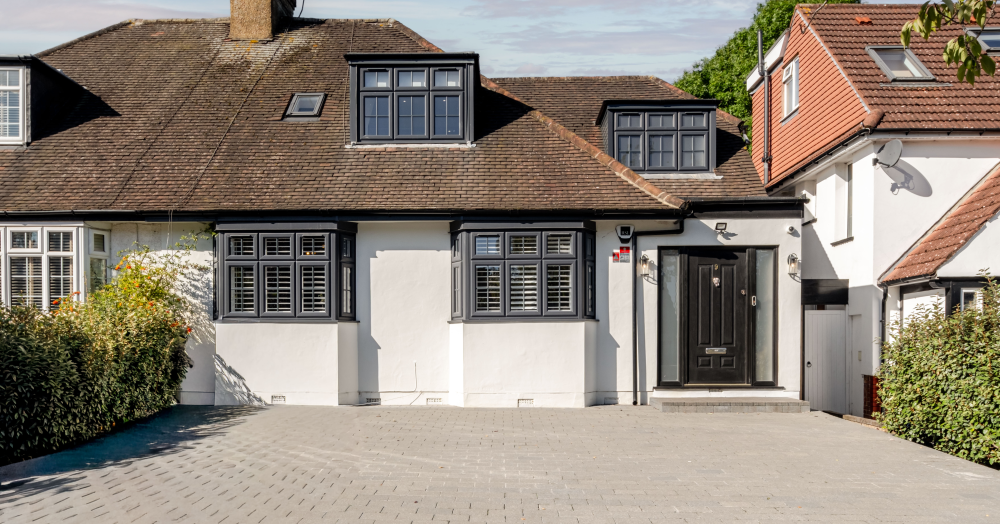 Spacious 5-Bedroom Semi-Detached Home with Modern Living & Garden, Bordering West Hampstead