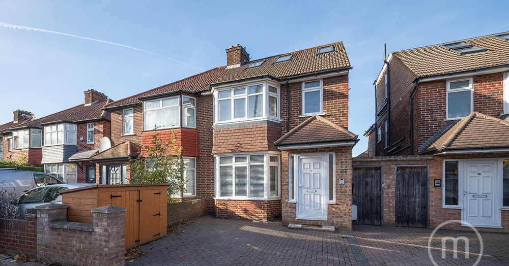 Spacious 4–5 Bedroom Semi-Detached Home with Studio/Gym in Golders Green Estate, NW2