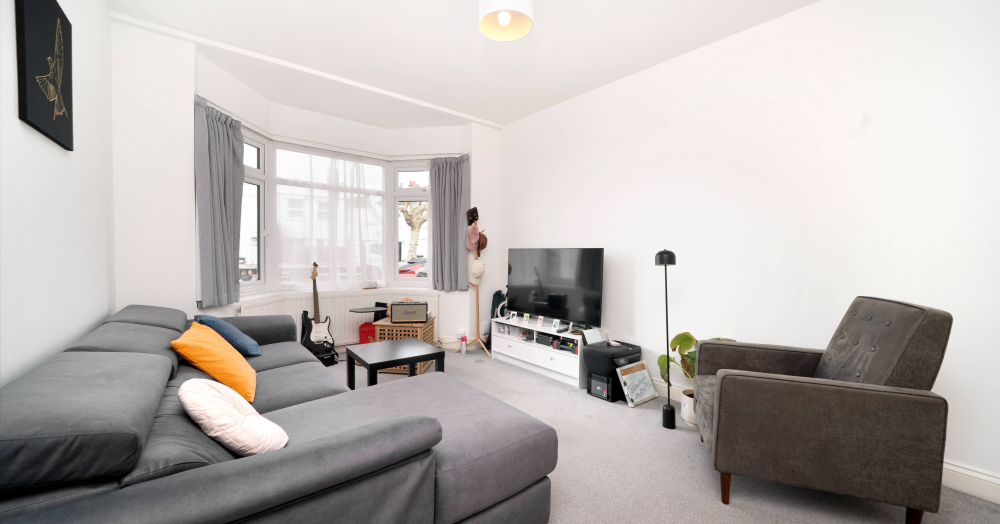 Property Spotlight: Discover Your Perfect Property at Woodville Road, NW11