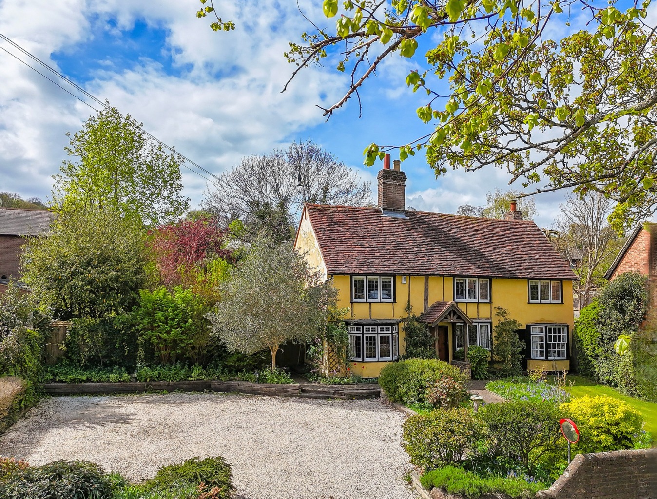 Charming Grade II Listed Home with South-Facing Garden in Northchurch, Berkhamsted HP4 Charming Grade II Listed Home with South-Facing Garden in Northchurch, Berkhamsted HP4