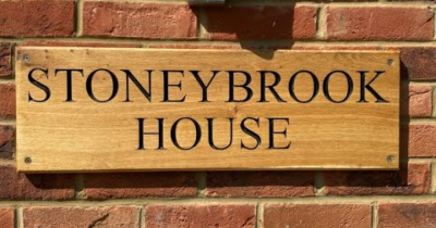 Property Showcase - Video Viewing - Stoneybrook House, Burnham
