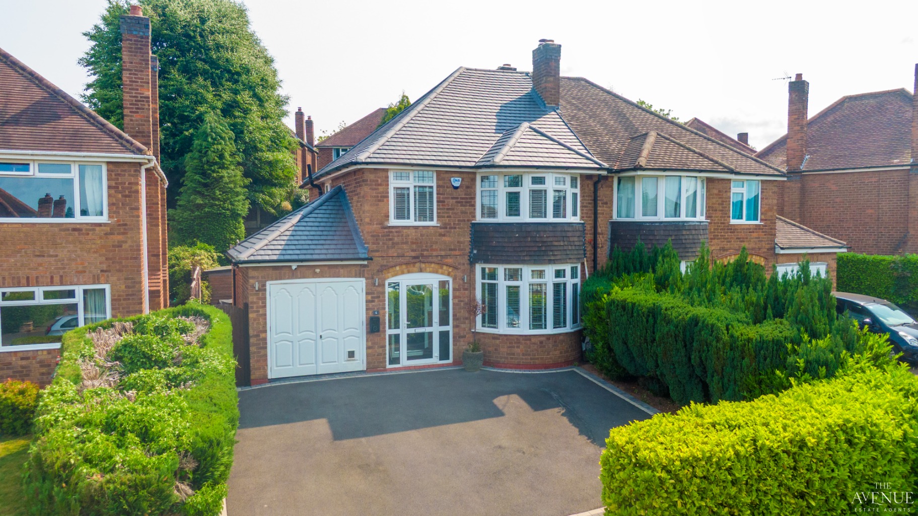 Stylishly Refurbished Family Home in Mere Green – with Contemporary Interiors & Prime Location