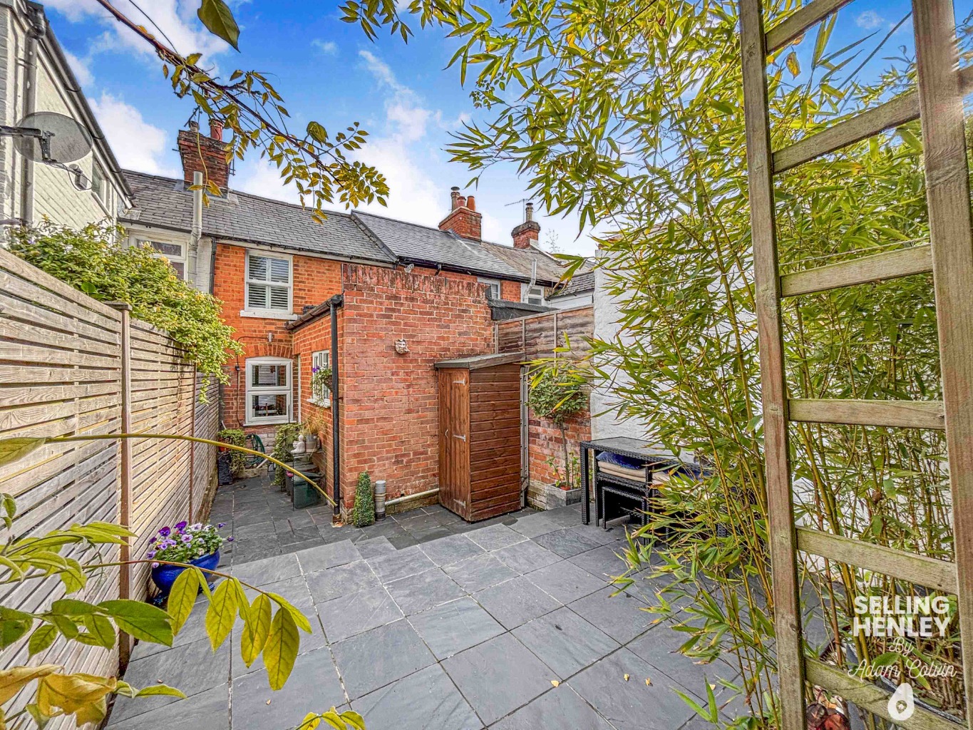 NO CHAIN - Stylish two-bedroom house within walking distance to Henley-on-Thames town centre!