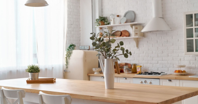 Why finding a home before you have a buyer is a big risk