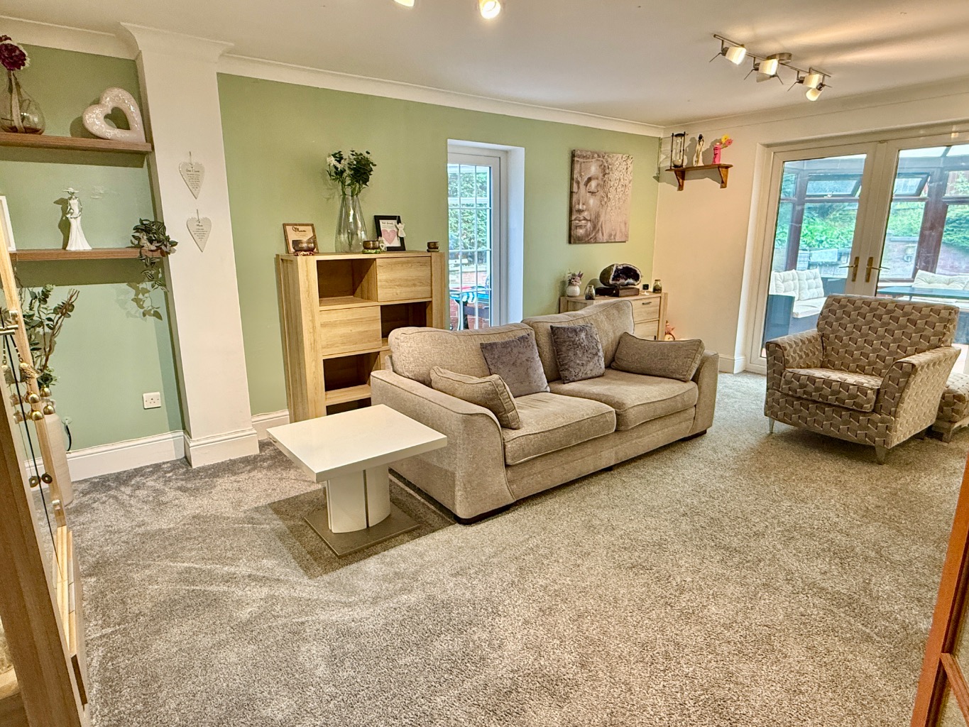 Kings Green, Daventry, NN11 4UB