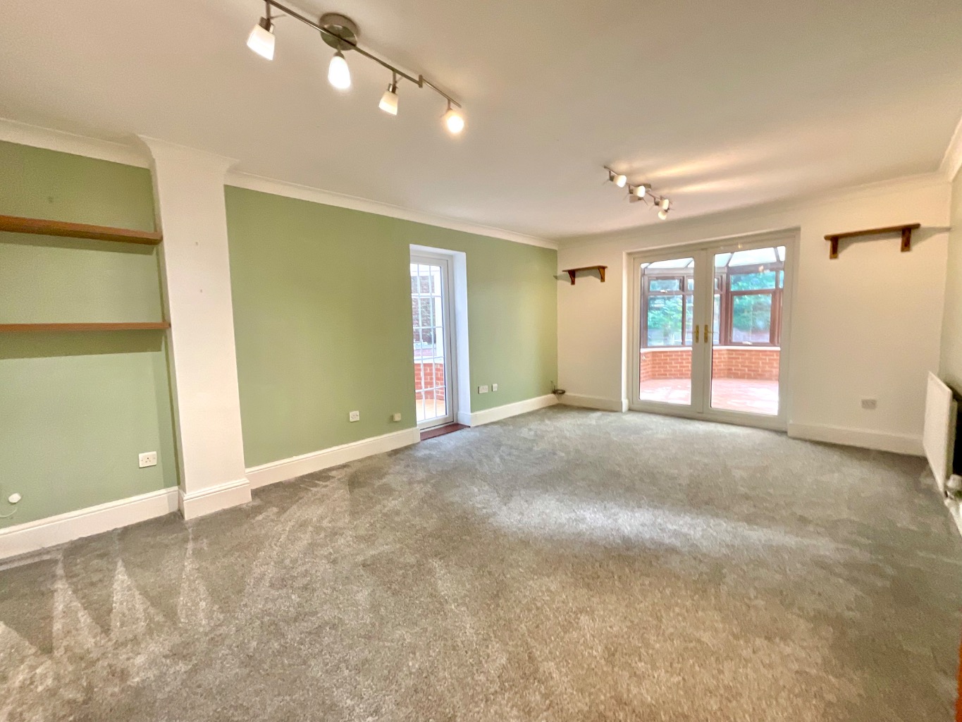 Kings Green, Daventry, NN11 4UB