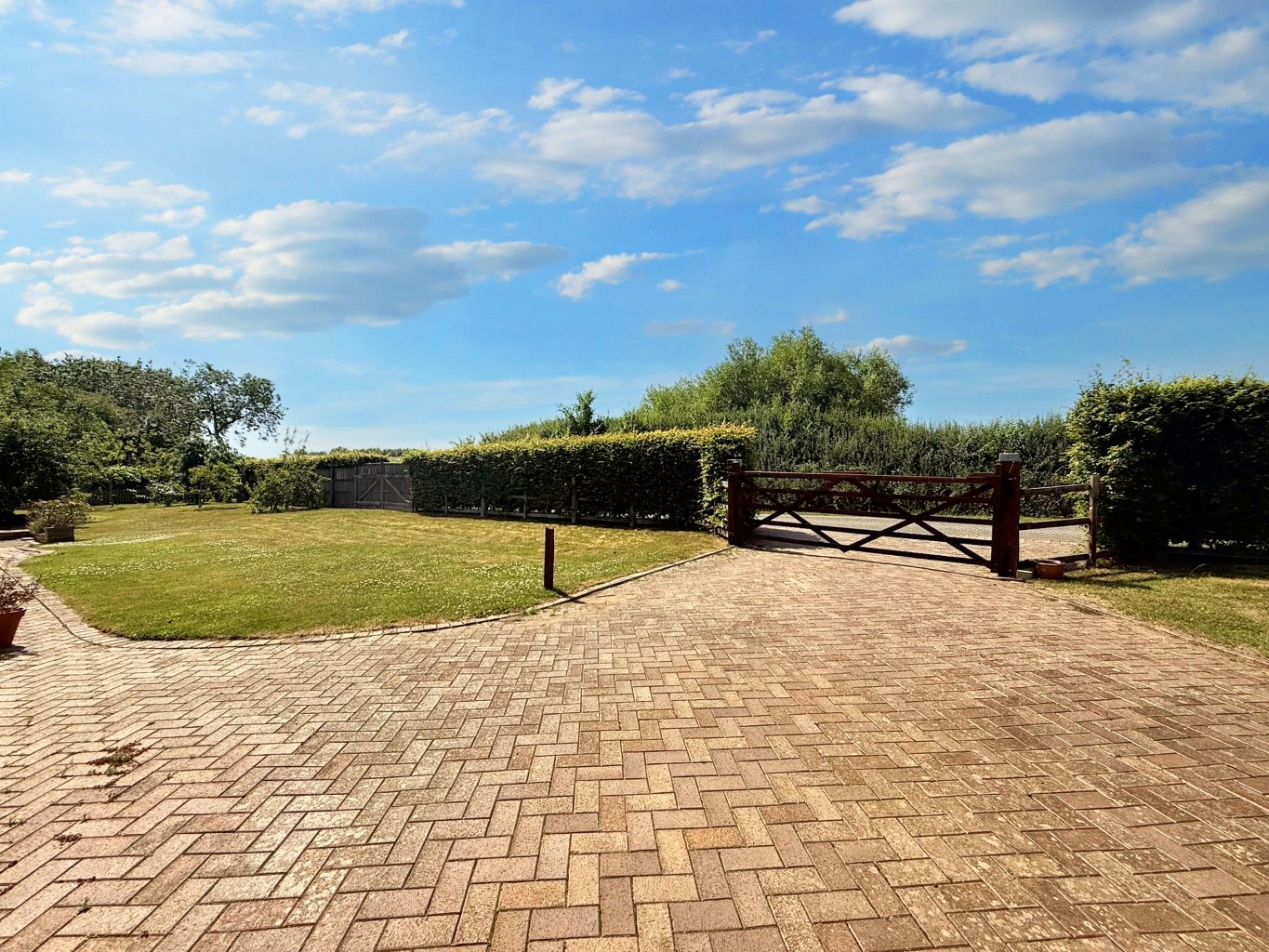 Castle Lane Woolscott Warwickshire CV23 8DE