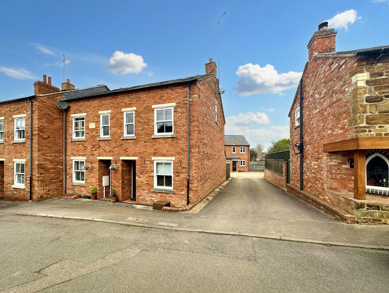 Stanford Mews, South Street, Weedon, NN7 4GE