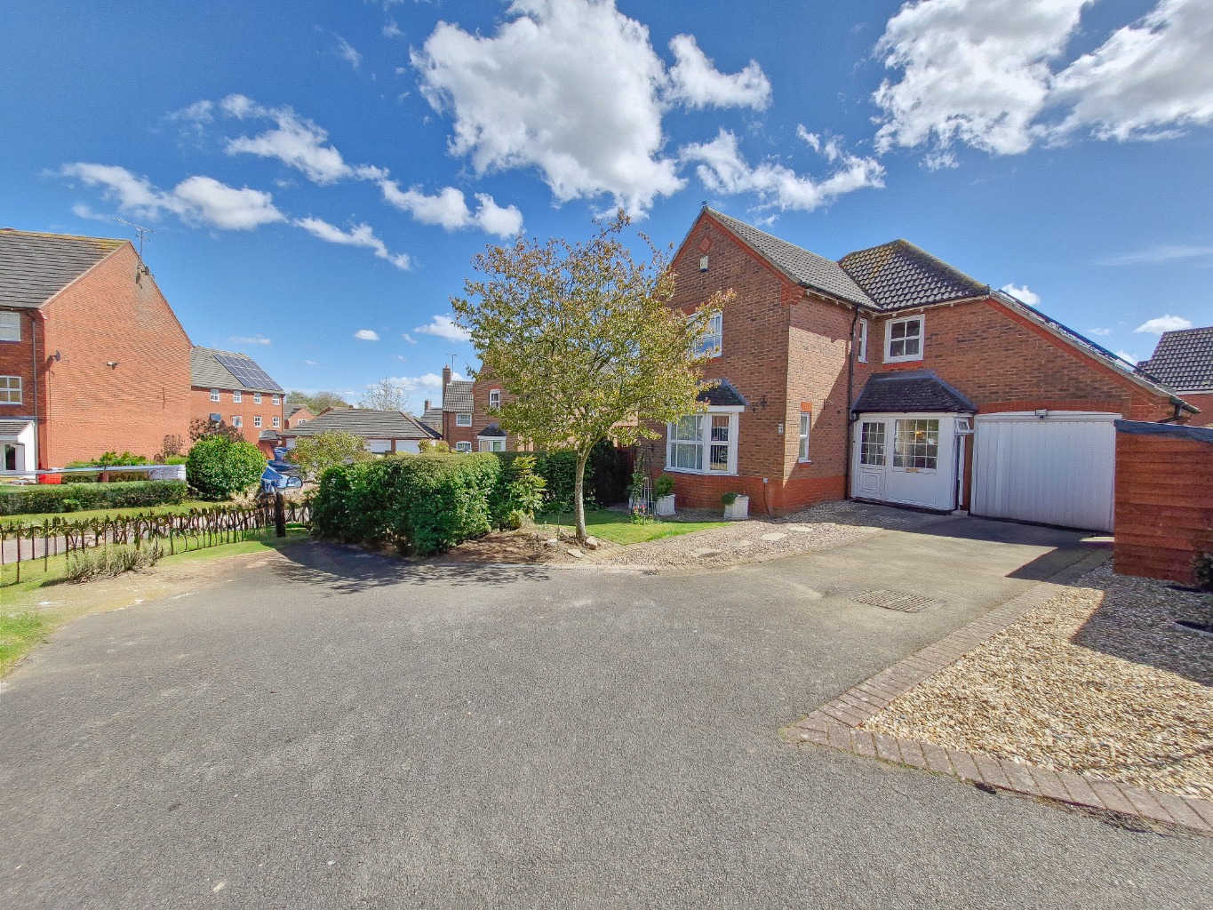 Rowallen Way, Daventry, NN11 9BS.