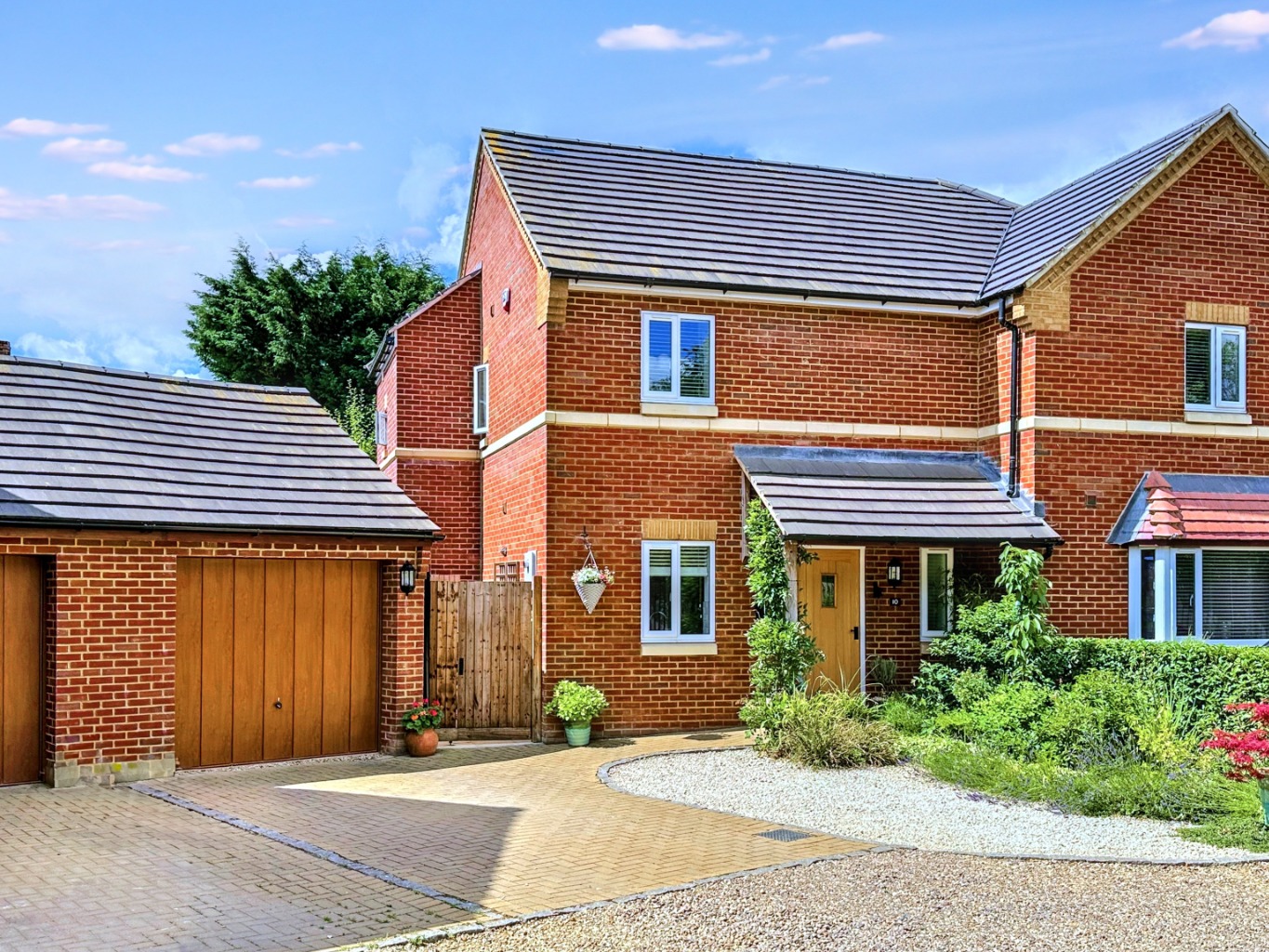 10 Pullman Close, Rushton,  NN14 1TJ