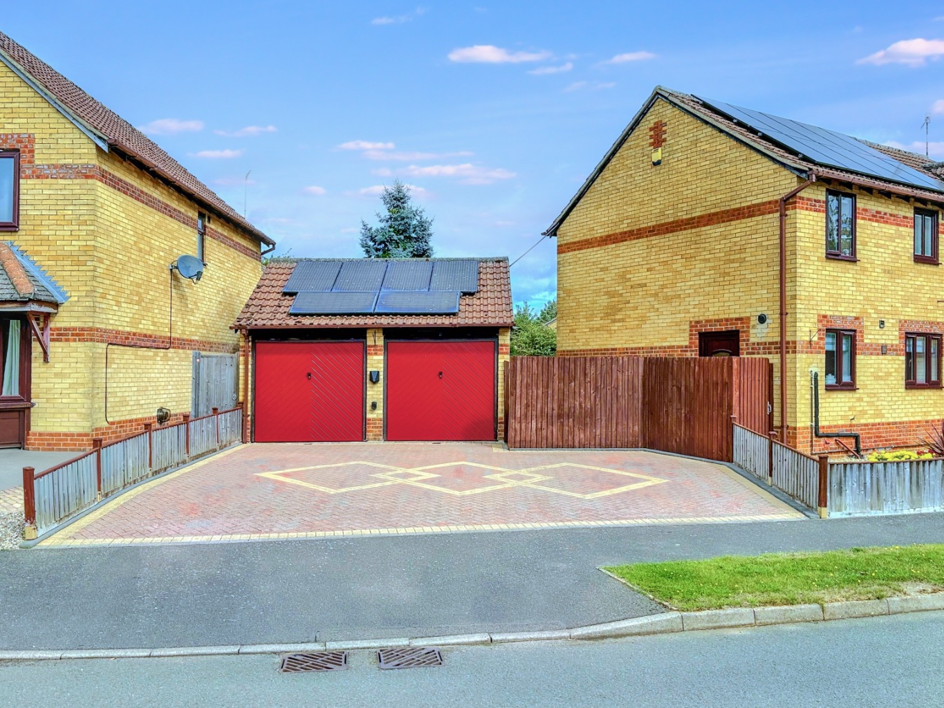 Oak Drive, Woodford Halse, NN11 3NG