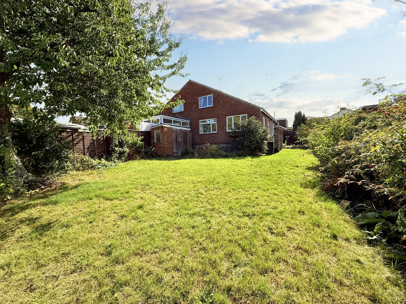 St. Marys Way, Weedon, NN7 4QL