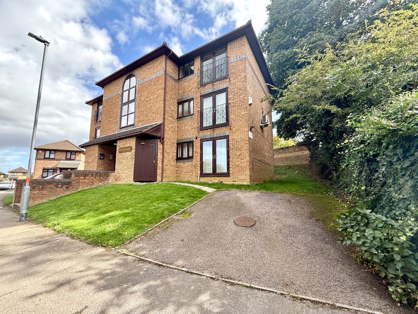 Flat 1, Regency Court, Primrose Hill, Daventry, NN11 4GE