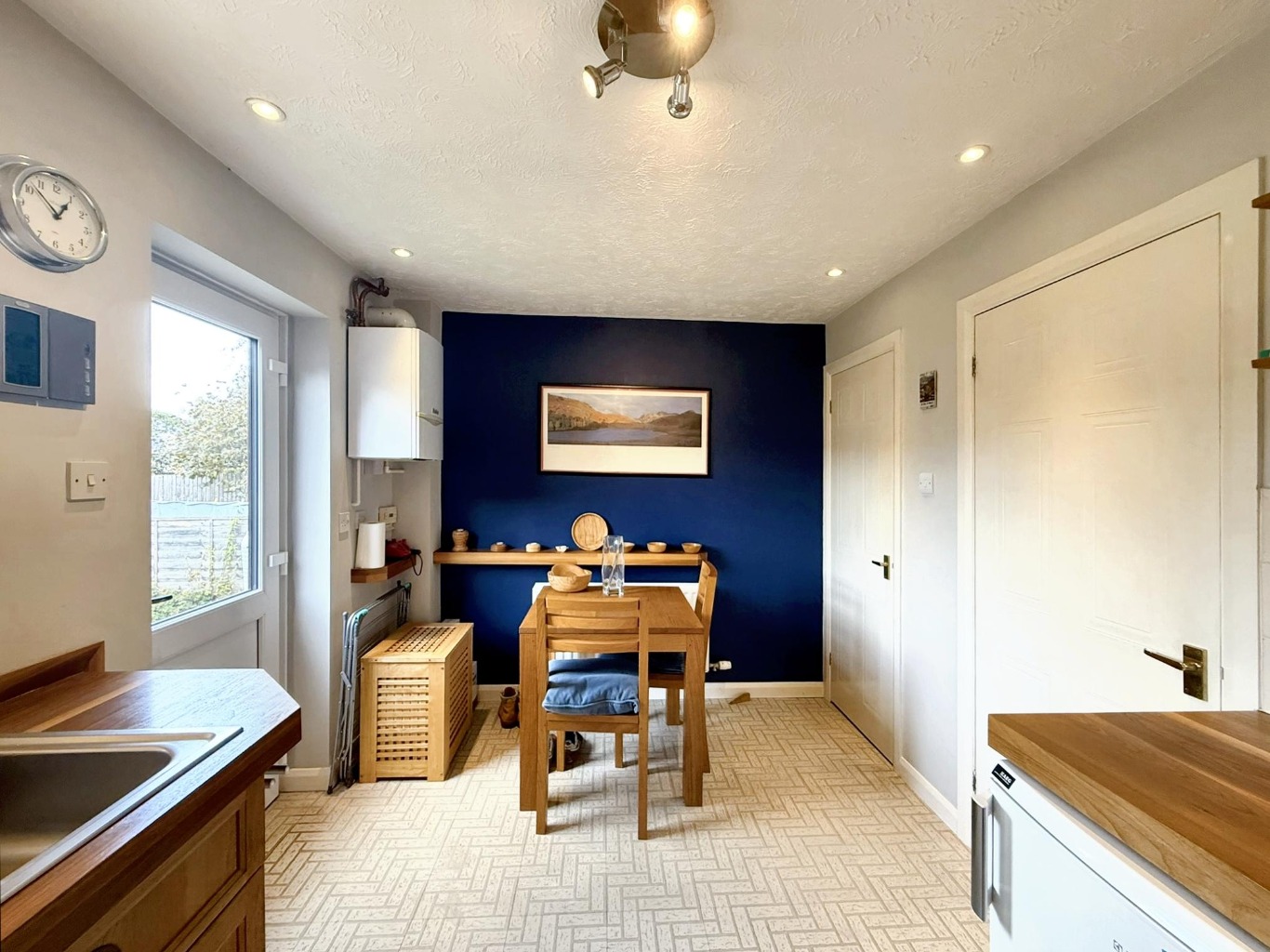Highlands Drive, Daventry, NN11 8ST.