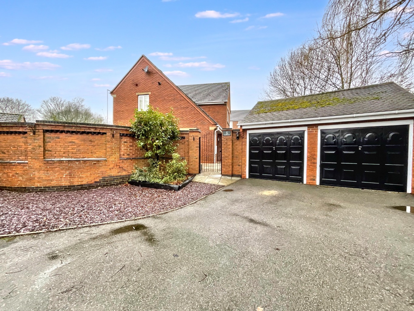 The Gatehouse, 29 Ashton Close, Daventry, NN11 9YW