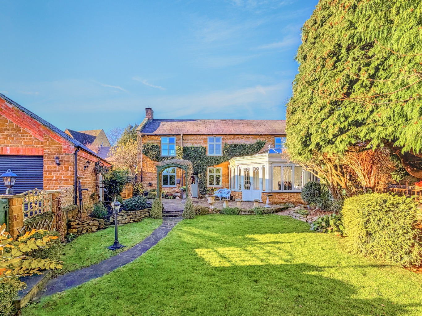 The Old Cottage, Main Street, Whilton, NN11 2NN