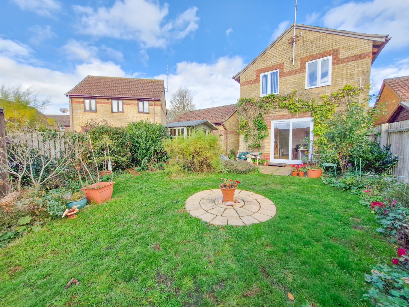 8 Birch Close, Woodford Halse, NN11 3NF