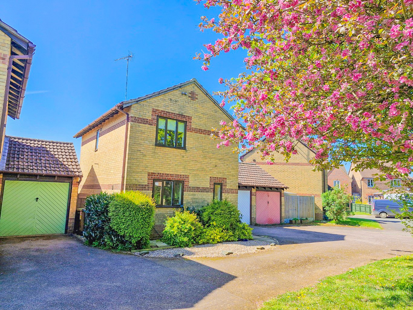 8 Birch Close, Woodford Halse, NN11 3NF
