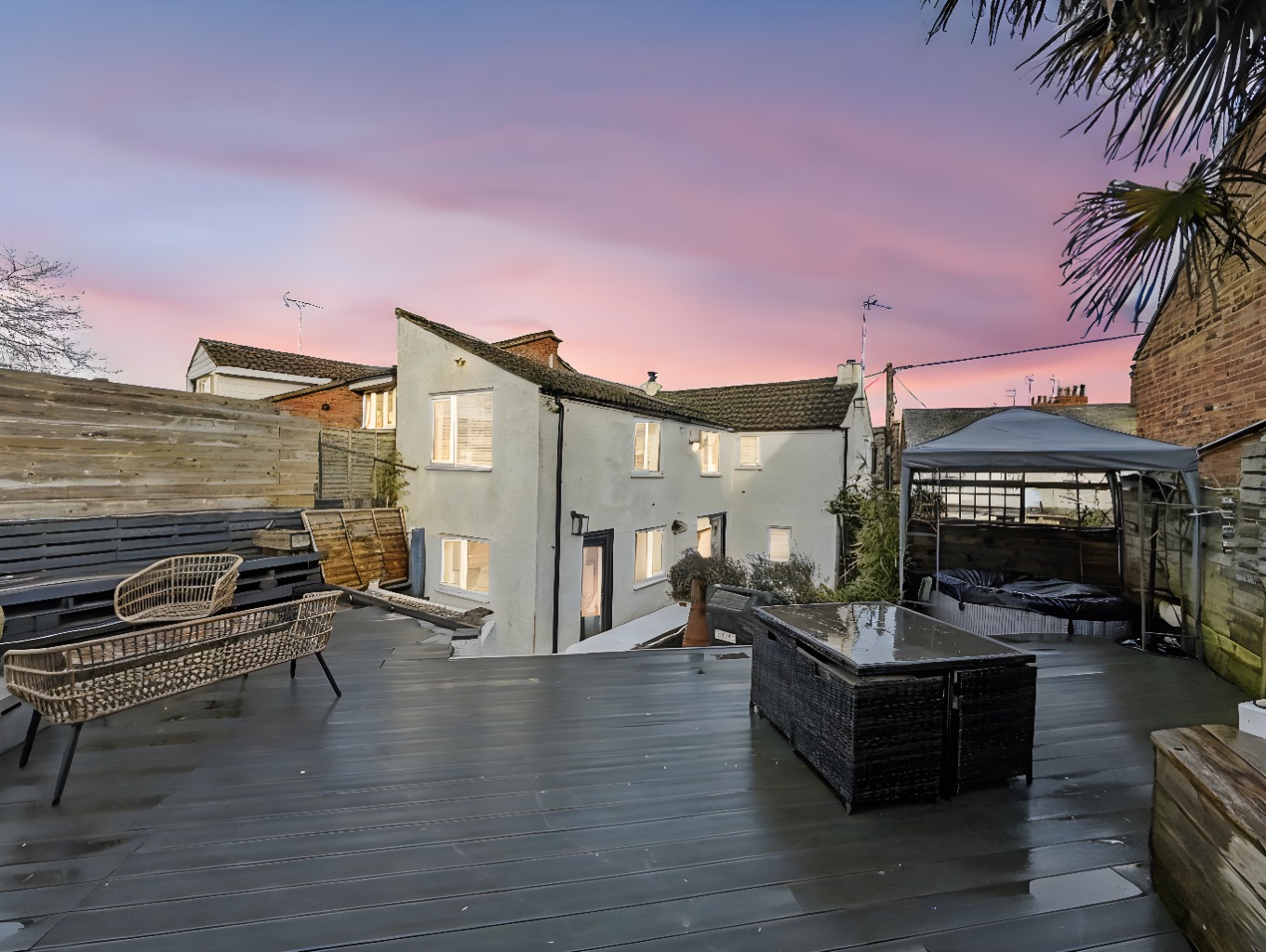 Ivy Cottage, 35 New Street, Weedon, NN7 4QS