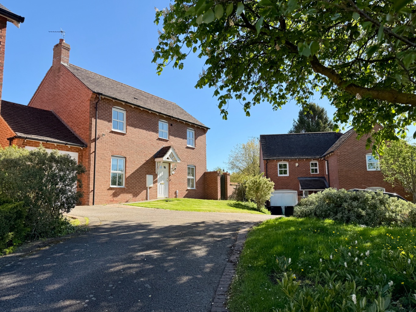 47 Eastfields, Braunston, NN11 7JN
