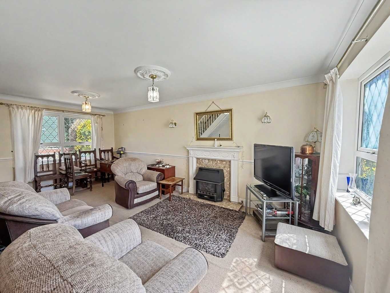 4 Gloucester Close, Weedon, NN7 4PA