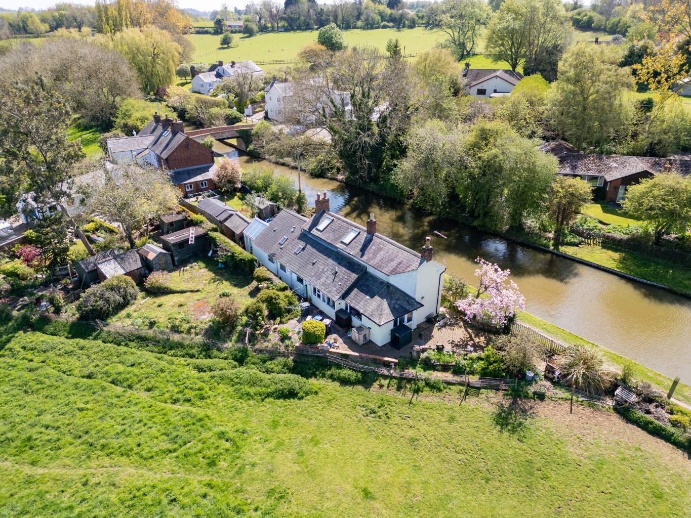6 New Bridge, Long Buckby Wharf,  NN6 7HW