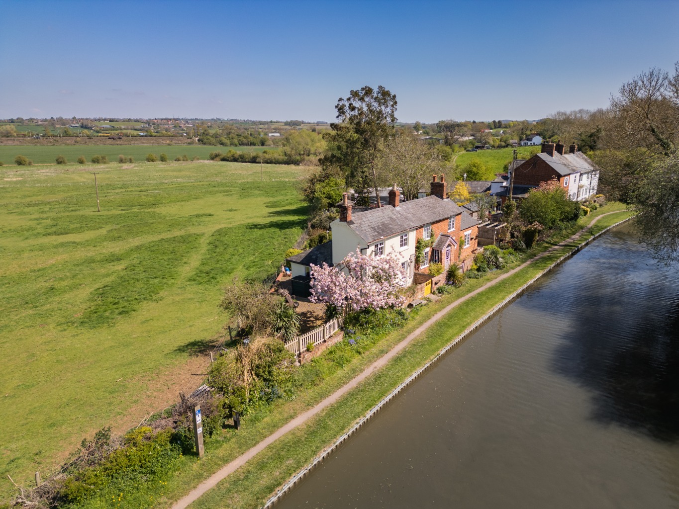 6 New Bridge, Long Buckby Wharf,  NN6 7HW