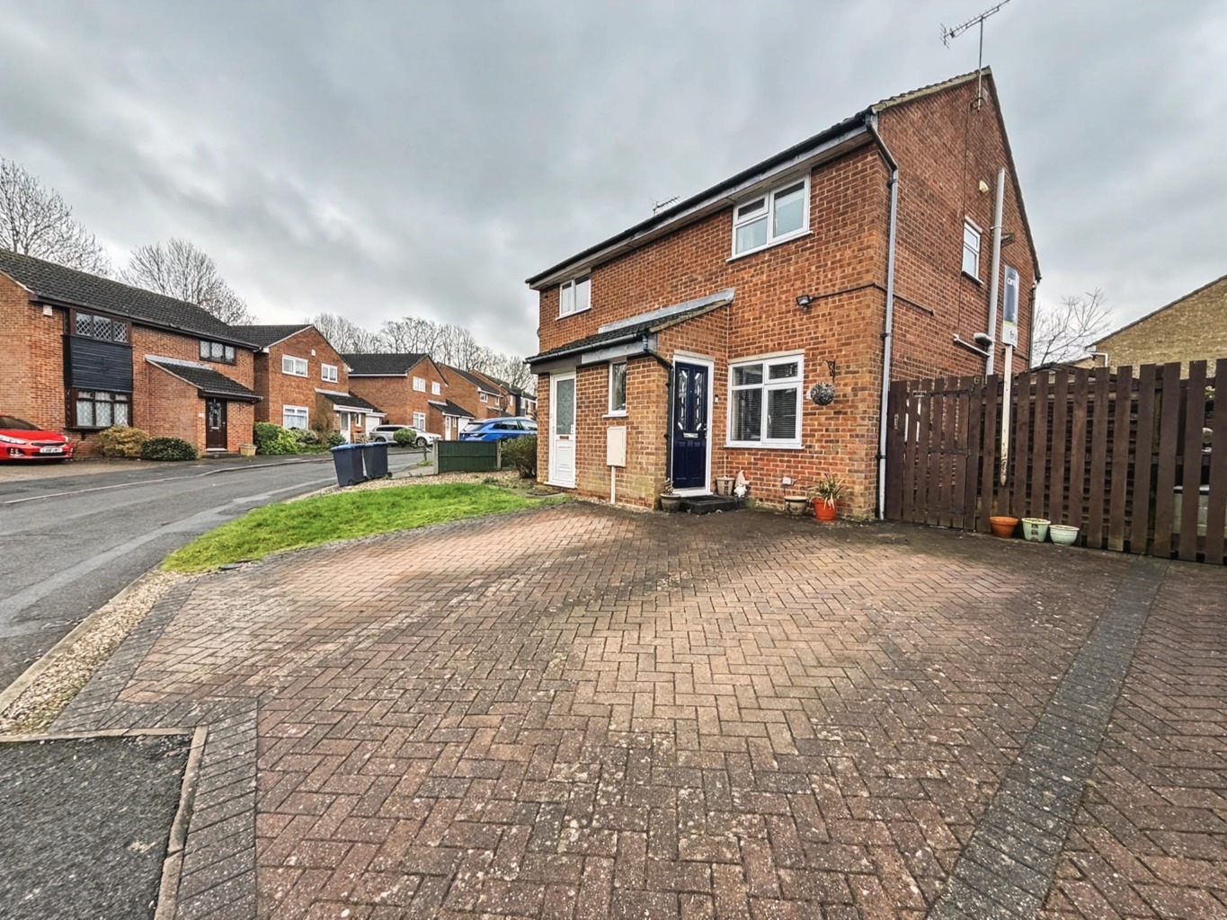 6 Gorse Close, Rugby, CV22 6SJ