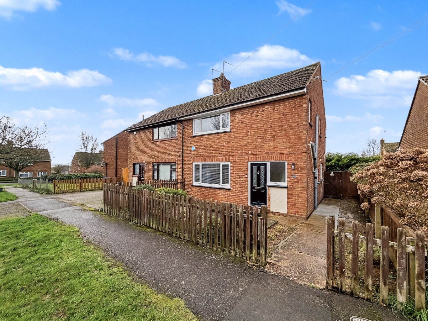 71 Grasscroft, Long Buckby, NN6 7PZ