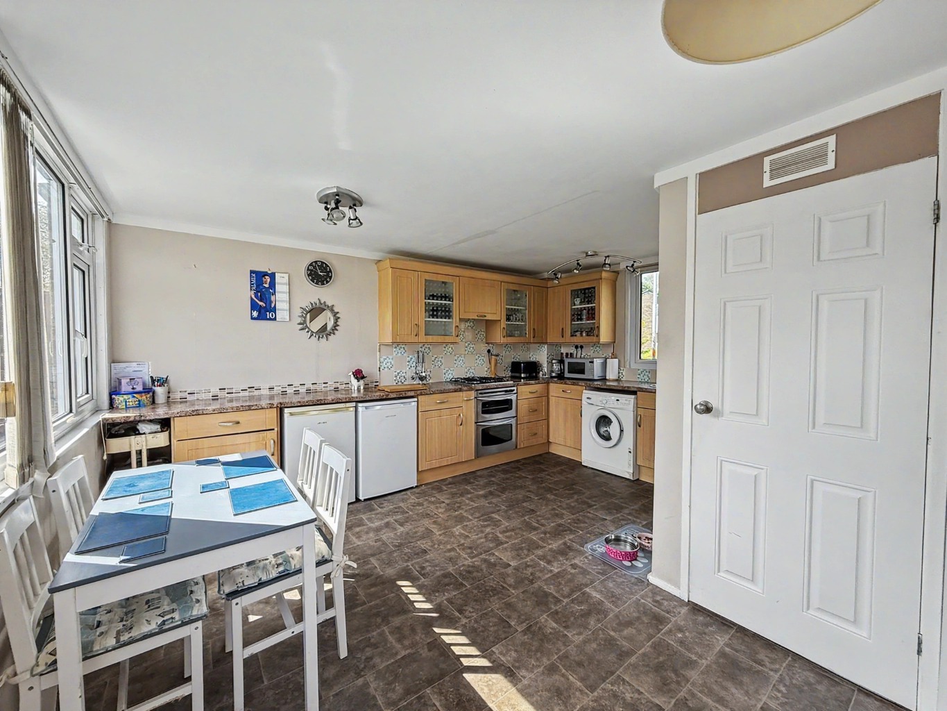 27 The Witham, Daventry, NN11 4QW