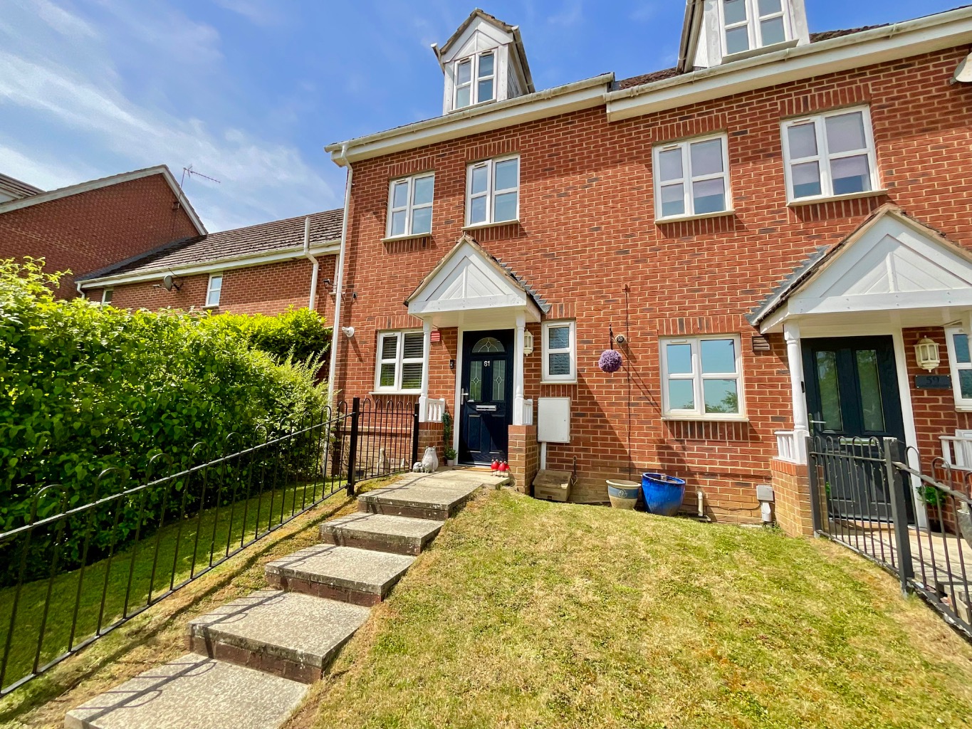 61 Farnborough Drive, Daventry, NN11 8AL