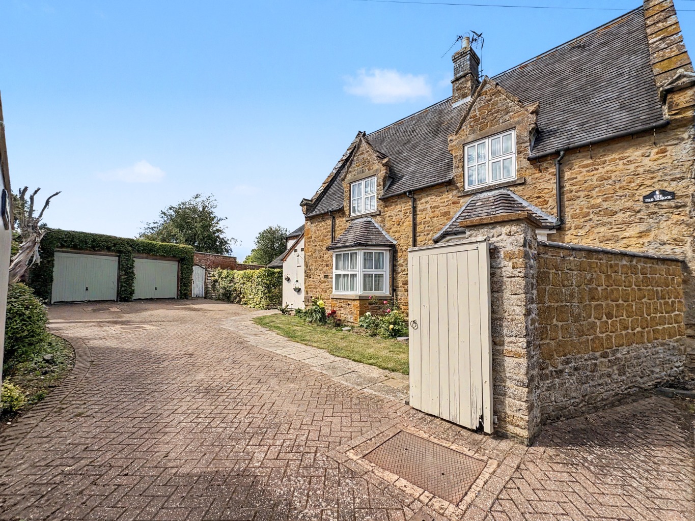 The Old School, Oakham Lane, Staverton, NN11 6JQ