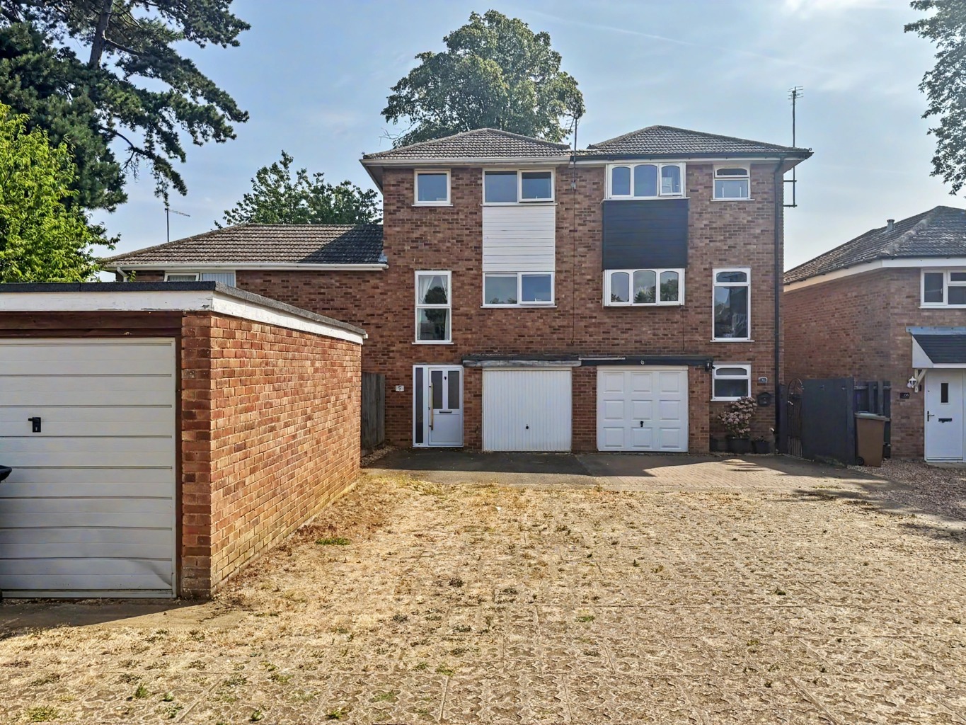 5 Regency Close, Weedon, NN7 4PD