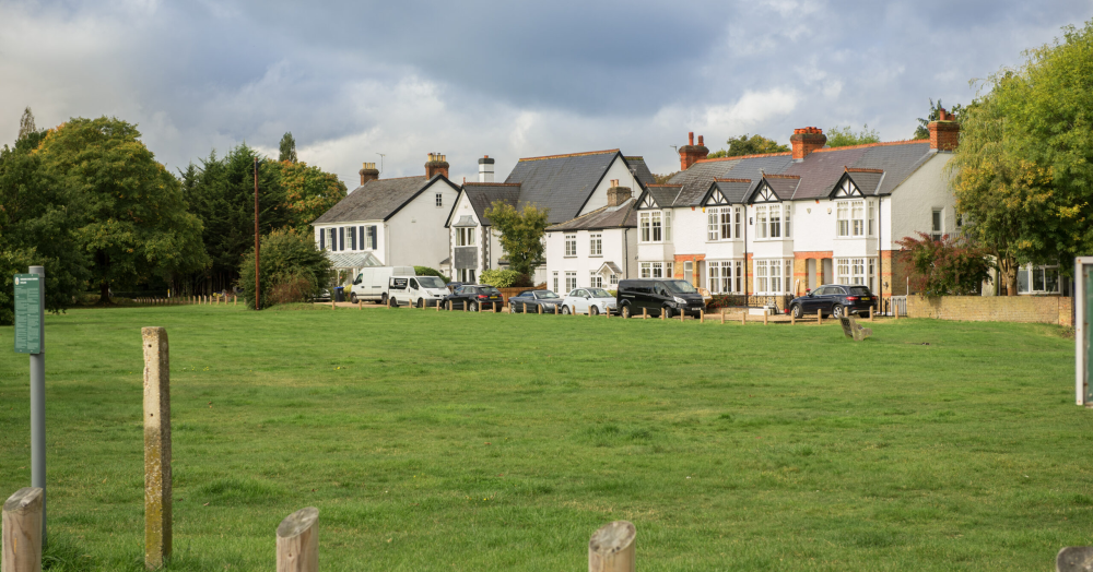 Navigating the Gerrards Cross Market: Smart Moves in a Changing Economy